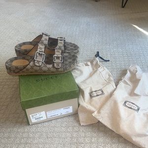 🍃Gucci Berks (Mens size)